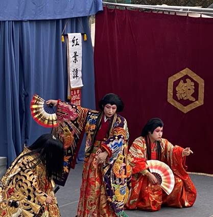 ���j�t�H�[���𒅂Ă��鏗��

�����x�̐��x�Ŏ����I�ɐ������ꂽ����