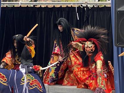 �l, ����, ����, �d�b ���܂܂�Ă���摜

�����I�ɐ������ꂽ����