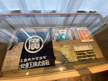 �e�[�u��, �ؐ�, �H�i, �P�[�L ���܂܂�Ă���摜

AI �����R���e���c�͌����܂މ\��������܂��B