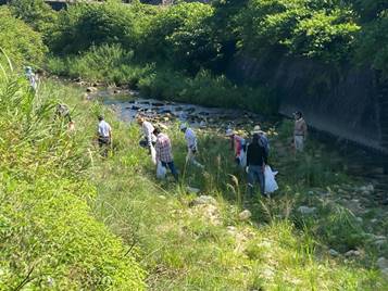 ��ׂ̗ɗ����Ă���l����

�����x�̐��x�Ŏ����I�ɐ������ꂽ����