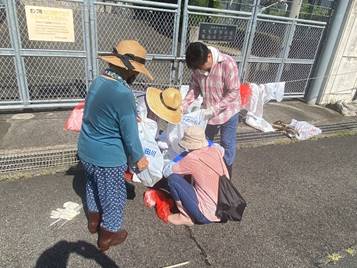 �l, �t�F���X, ���O, �q�� ���܂܂�Ă���摜

�����I�ɐ������ꂽ����